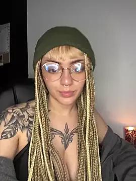 LessBoobs_gh from StripChat