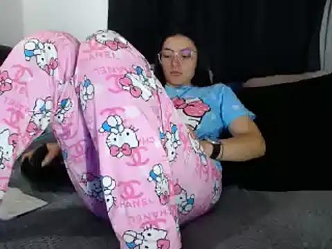 lessliee22_ from StripChat