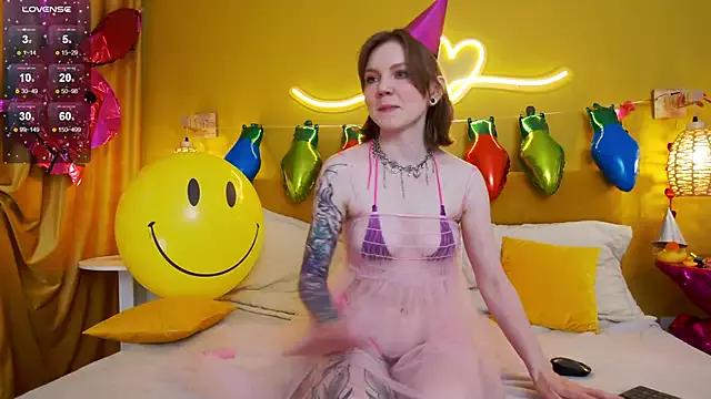 lessysweety from StripChat