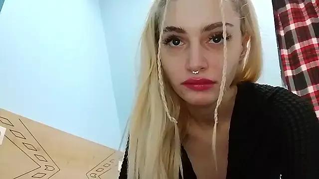 Explore our live girls sluts from our Custom and Multi clubs and checkout exclusive access to highly interactive content, such as shape, hair, titties, pussy type and many more.