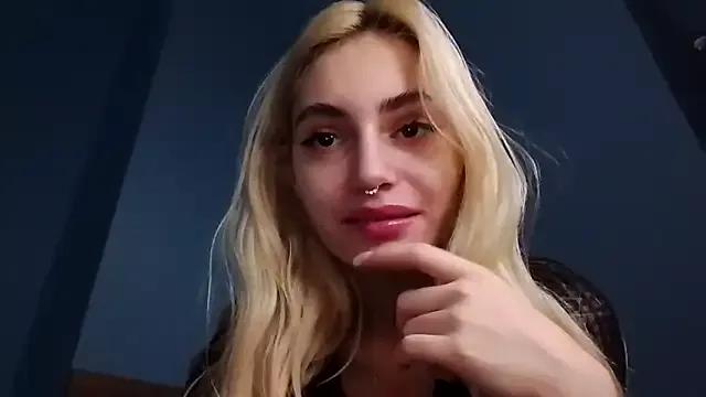 Explore our live girls sluts from our Custom and Multi clubs and checkout exclusive access to highly interactive content, such as shape, hair, titties, pussy type and many more.