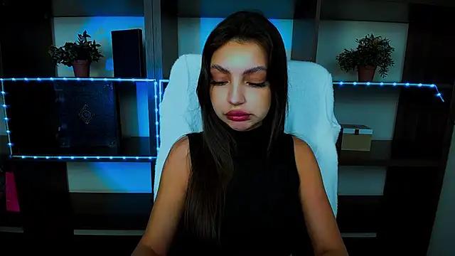 Explore our live girls sluts from our Custom and Multi clubs and checkout exclusive access to highly interactive content, such as shape, hair, titties, pussy type and many more.
