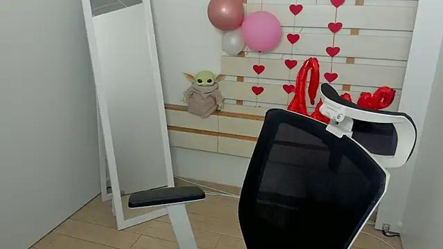 Explore our live girls sluts from our Custom and Multi clubs and checkout exclusive access to highly interactive content, such as shape, hair, titties, pussy type and many more.