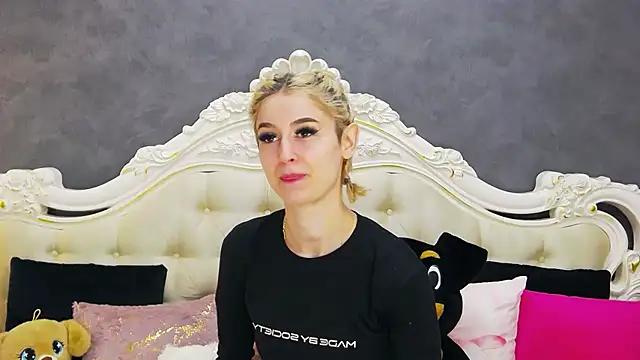 Explore our live girls sluts from our Custom and Multi clubs and checkout exclusive access to highly interactive content, such as shape, hair, titties, pussy type and many more.