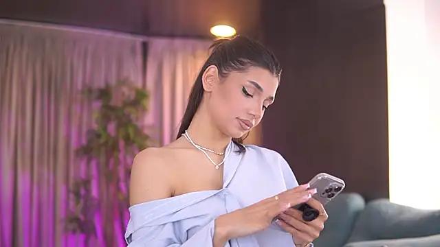 Explore our live girls sluts from our Custom and Multi clubs and checkout exclusive access to highly interactive content, such as shape, hair, titties, pussy type and many more.