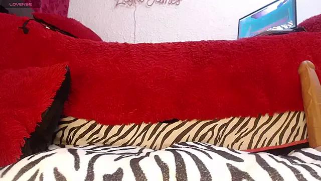 Leyla_james_ webcams show profile image 