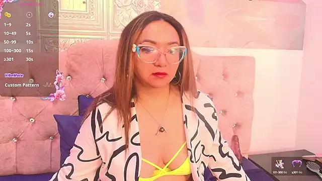 leyla_smithh from StripChat