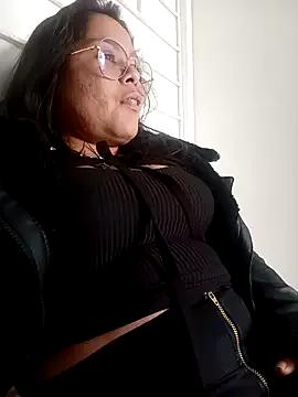 Lia-taylor33 webcams show profile image 