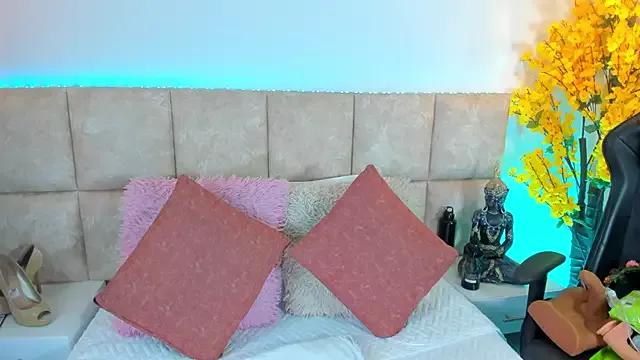 LiaaGenner from StripChat