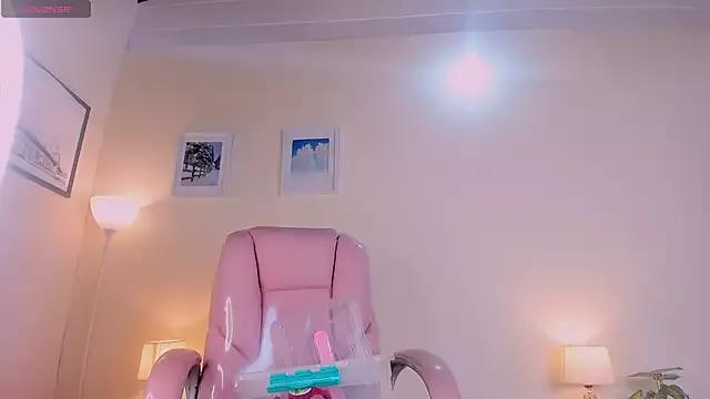 liaamoretz from StripChat