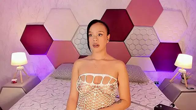 LiaHilton2 webcams show profile image 