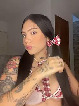 Explore our live girls sluts from our Custom and Multi clubs and checkout exclusive access to highly interactive content, such as shape, hair, titties, pussy type and many more.