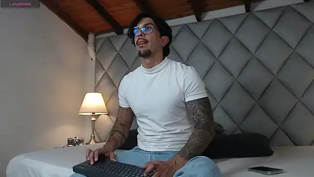 Liam_Espinoza from StripChat is Freechat