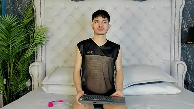 Explore our live girls sluts from our Custom and Multi clubs and checkout exclusive access to highly interactive content, such as shape, hair, titties, pussy type and many more.