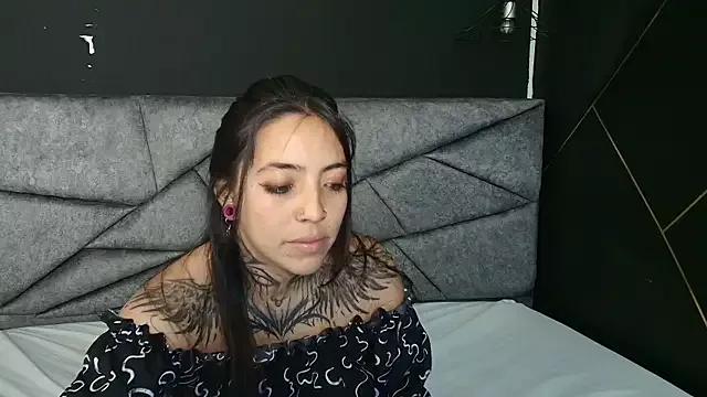 Explore our live girls sluts from our Custom and Multi clubs and checkout exclusive access to highly interactive content, such as shape, hair, titties, pussy type and many more.