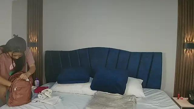 Explore our live girls sluts from our Custom and Multi clubs and checkout exclusive access to highly interactive content, such as shape, hair, titties, pussy type and many more.