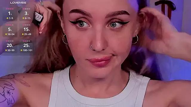 LianaFord from StripChat is Freechat