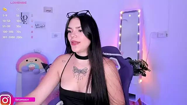 Explore our live girls sluts from our Custom and Multi clubs and checkout exclusive access to highly interactive content, such as shape, hair, titties, pussy type and many more.
