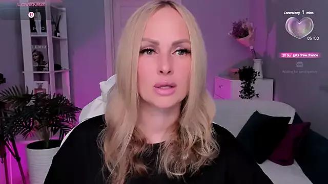 Libby_Nora from StripChat