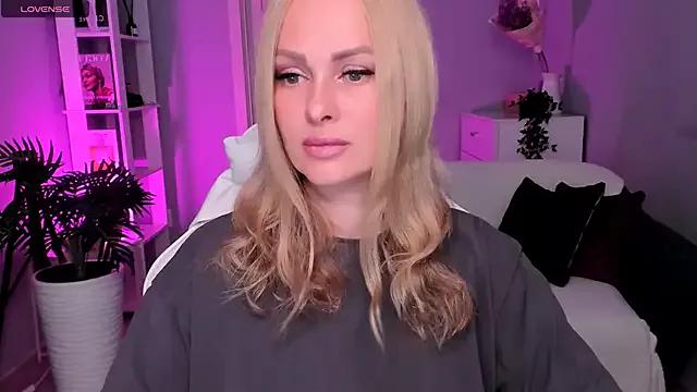 Libby_Nora from StripChat