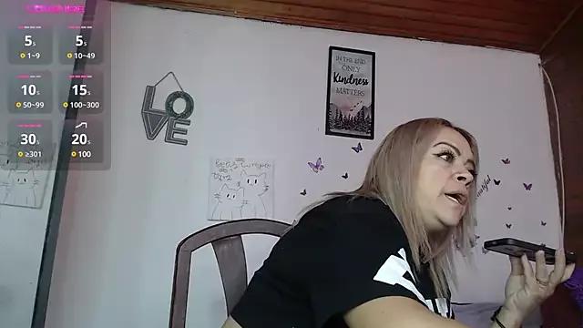 LIila28six from StripChat