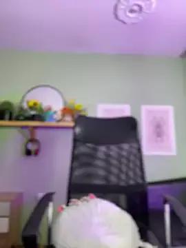 Liittleluaa_ from StripChat