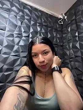 lil_charme from StripChat