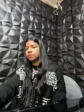 lil_charme from StripChat