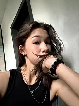 Lil_domii from StripChat