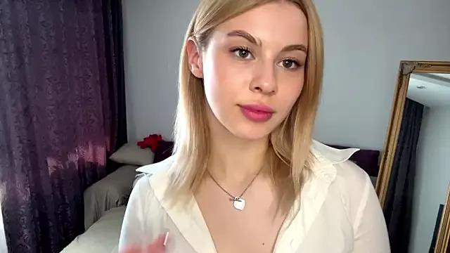 Lil_Elisa from StripChat is Freechat