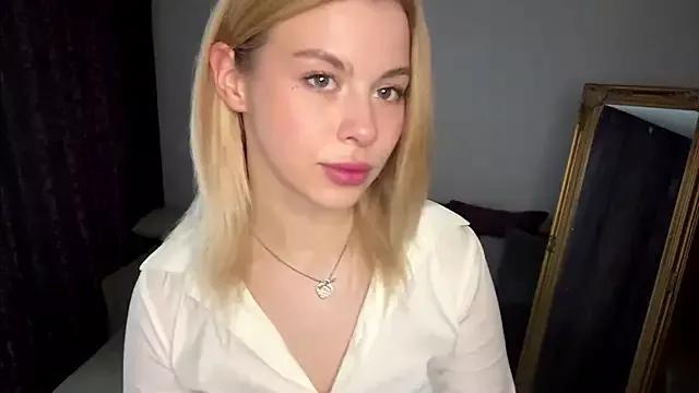 Lil_Elisa from StripChat
