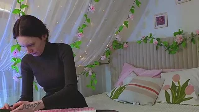 Lil_tits_girls from StripChat is Freechat