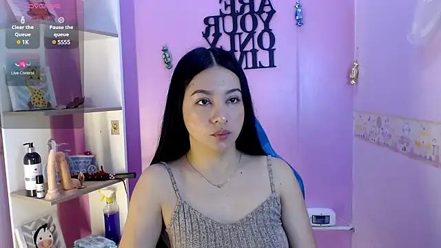 Explore our live girls sluts from our Custom and Multi clubs and checkout exclusive access to highly interactive content, such as shape, hair, titties, pussy type and many more.