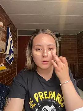 Lilaaaa_ from StripChat is Freechat
