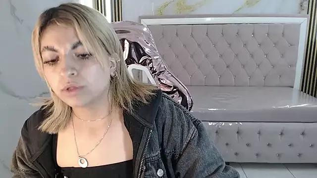 lili_conor_s from StripChat