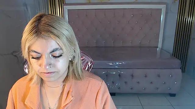 lili_conor_s from StripChat