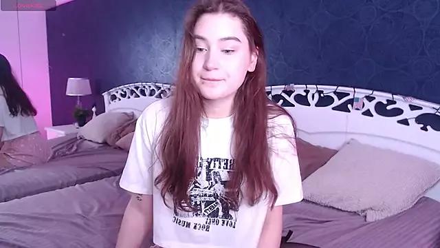 Lili_Luuu from StripChat