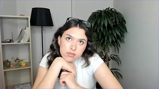 Explore our live girls sluts from our Custom and Multi clubs and checkout exclusive access to highly interactive content, such as shape, hair, titties, pussy type and many more.