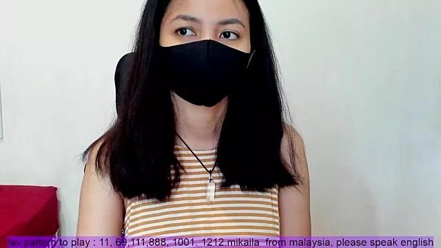 Lilies_blossom from StripChat