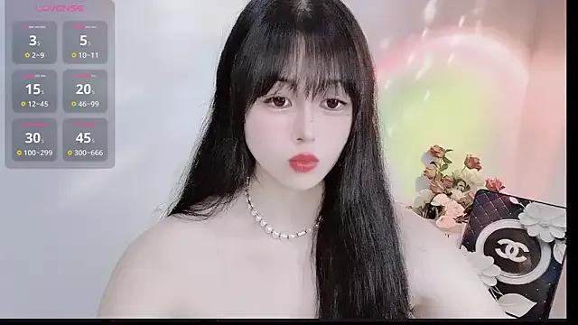 LiLiLily from StripChat is Freechat