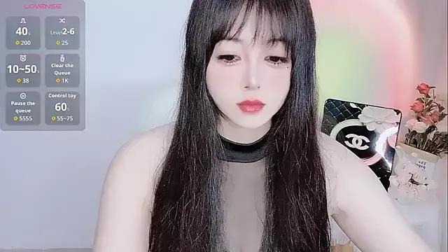 LiLiLily from StripChat is Freechat
