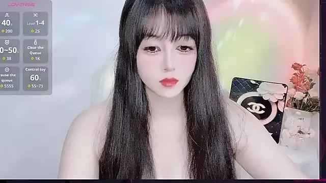 LiLiLily from StripChat is Freechat