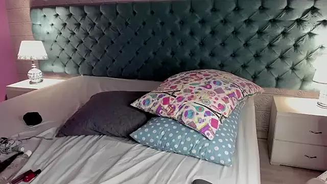 LiliLorenn from StripChat