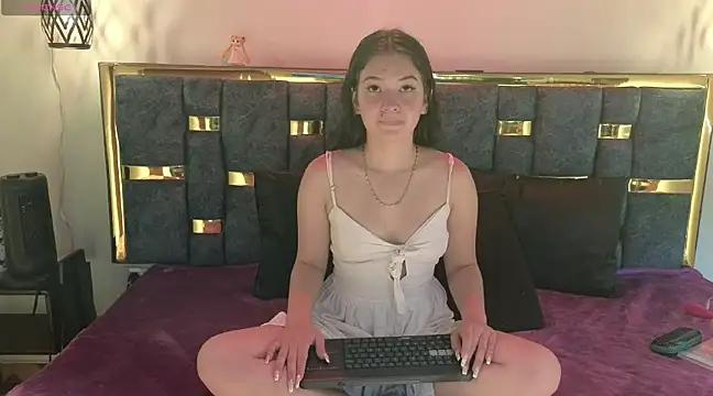 Explore our live girls sluts from our Custom and Multi clubs and checkout exclusive access to highly interactive content, such as shape, hair, titties, pussy type and many more.