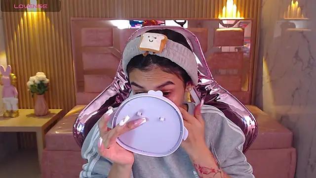 lilith_petit_sub from StripChat