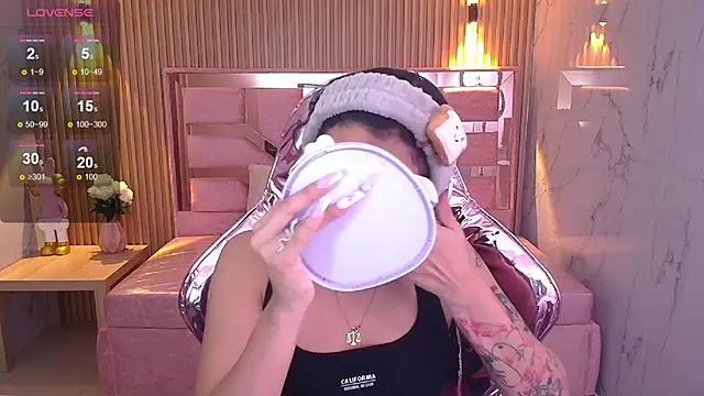 lilith_petit_sub from StripChat