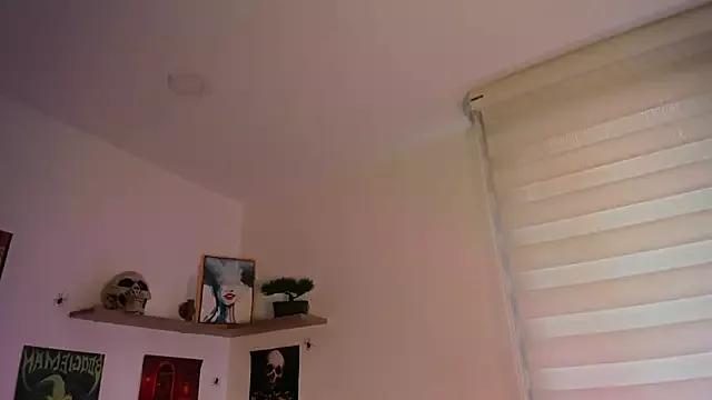 Explore our live girls sluts from our Custom and Multi clubs and checkout exclusive access to highly interactive content, such as shape, hair, titties, pussy type and many more.