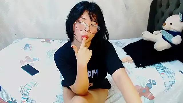 Explore our live girls sluts from our Custom and Multi clubs and checkout exclusive access to highly interactive content, such as shape, hair, titties, pussy type and many more.