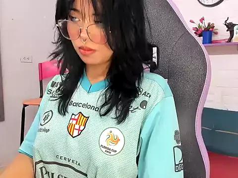 Explore our live girls sluts from our Custom and Multi clubs and checkout exclusive access to highly interactive content, such as shape, hair, titties, pussy type and many more.