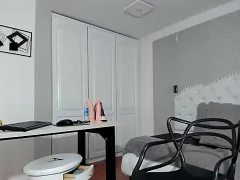 Explore our live girls sluts from our Custom and Multi clubs and checkout exclusive access to highly interactive content, such as shape, hair, titties, pussy type and many more.